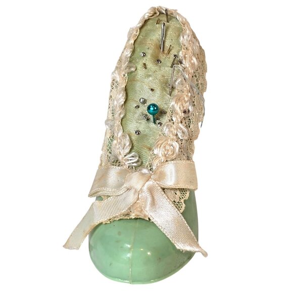 VTG High Heel Shoe Pincushion Green Plastic Lace Bow Sewing Collectible 50s 60s - Picture 2 of 8